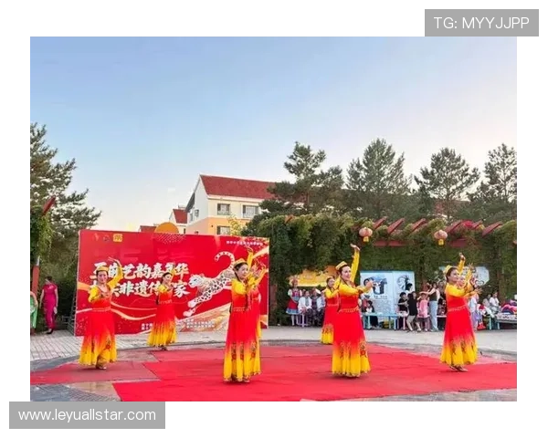 中场休息时非遗表演《肉莲花》与赛事无缝衔接，文化互嵌受关注