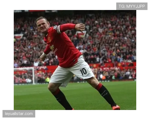 前曼联球星鲁尼现身老特拉福德，观看球队青年足总杯比赛