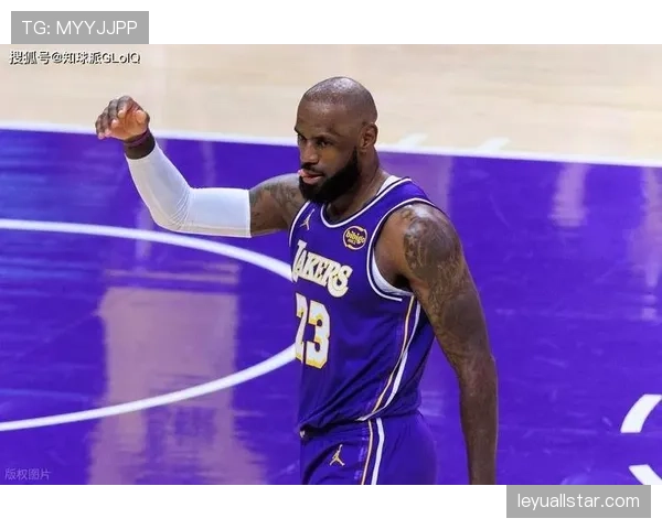 湖人主场124-104击败独行侠，詹姆斯28分10篮板12助攻创历史最老三双