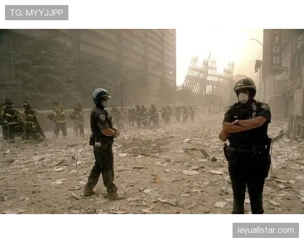 UFC 300新闻发布会发生小规模骚乱，安保人员迅速介入平息